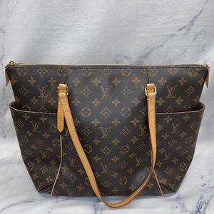 LOUIS VUITTON Monogram Totally